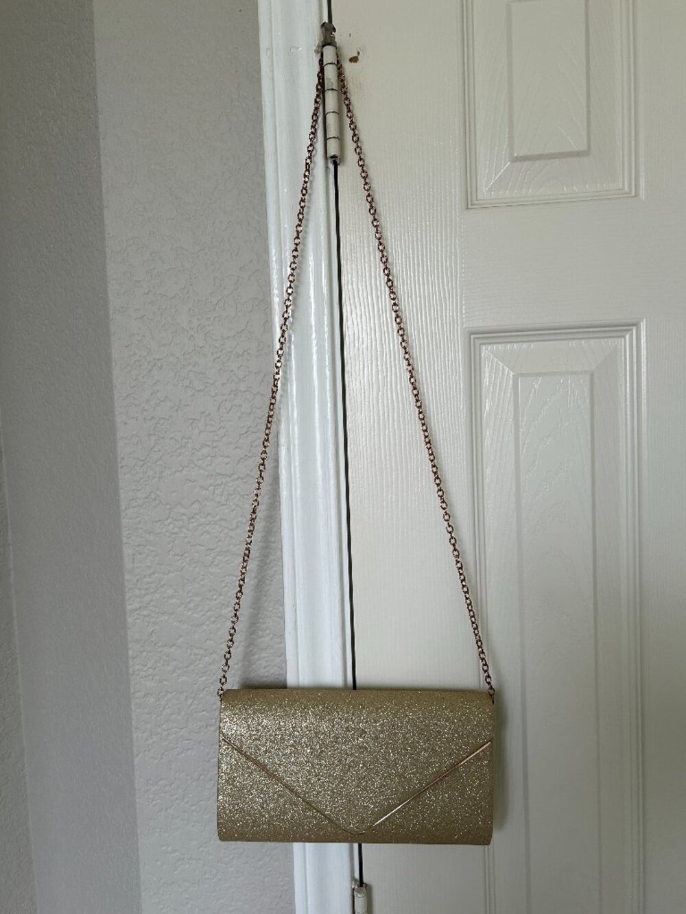 Unbranded Chain Shoulder/Clutch - Gold Sparkle - 9" x 5" x 1 1/2"
